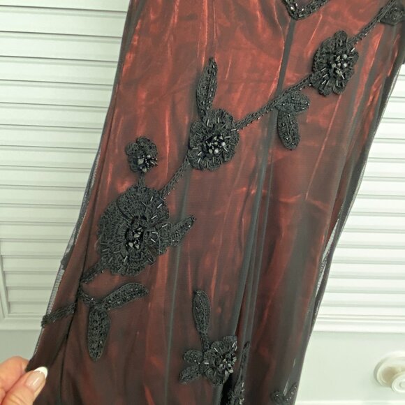 Sue Wong Sz. 6 Vintage Rare Iridescent Deep Red and Black Crochet Beaded Gown - Picture 9 of 16